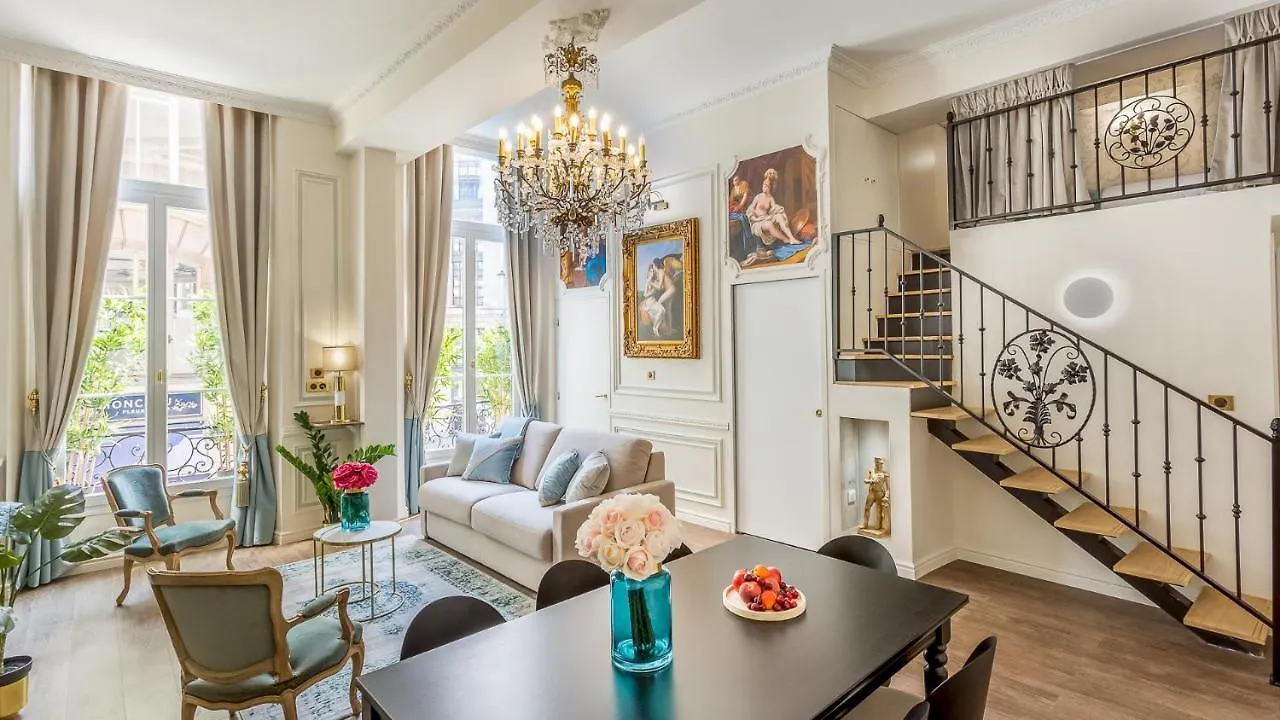 Luxury 3 Bedroom 2 Bathroom Palace Apartment - AC - Louvre Paris 0*,  France