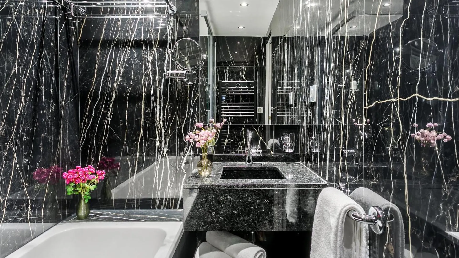 Merveil - Luxury Suite - Louvre - Aboukir V Parijs