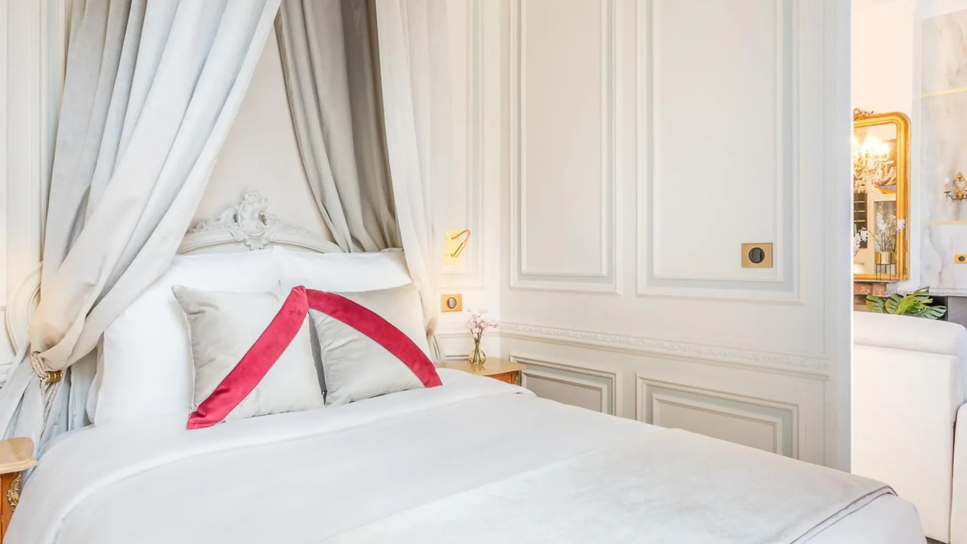 Luxury 3 Bedroom 2 Bathroom Palace Apartment - AC - Louvre Paris France