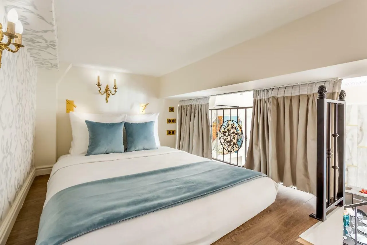 Luxury 3 Bedroom 2 Bathroom Palace Apartment - AC - Louvre Paris 0*,